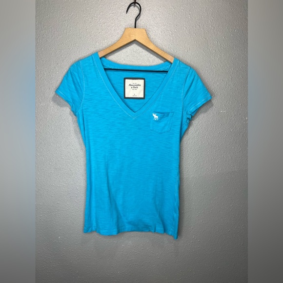 Abercrombie & Fitch Tops - Abercrombie & Fitch New York Blue Deep V Tee Size Small